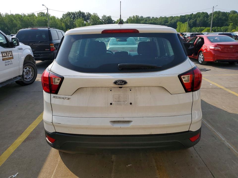 Продажа на аукционе авто 2019 Ford Escape, vin: 1FMCU0F73KUB99770, номер лота: 64483106