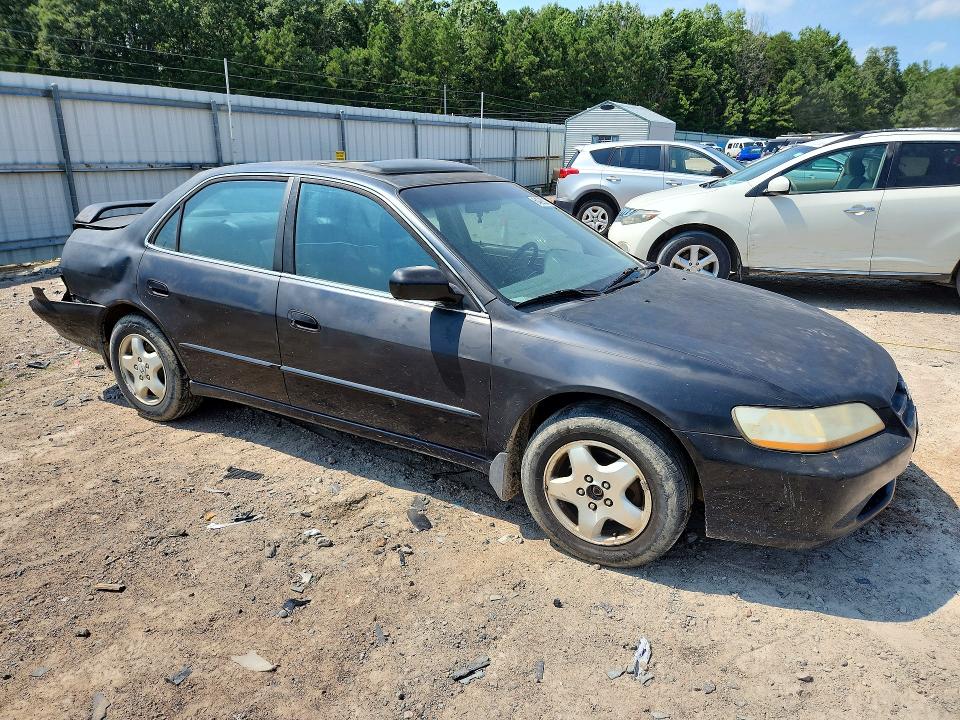 Продаж на аукціоні авто 1998 Honda Accord, vin: 1HGCG1657WA054417, номер лоту: 64900176
