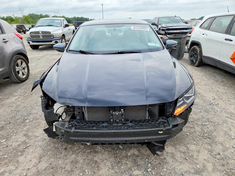 64433926 :رقم المزاد ، 1VWAT7A37HC068235 vin ، 2017 Volkswagen Passat مزاد بيع