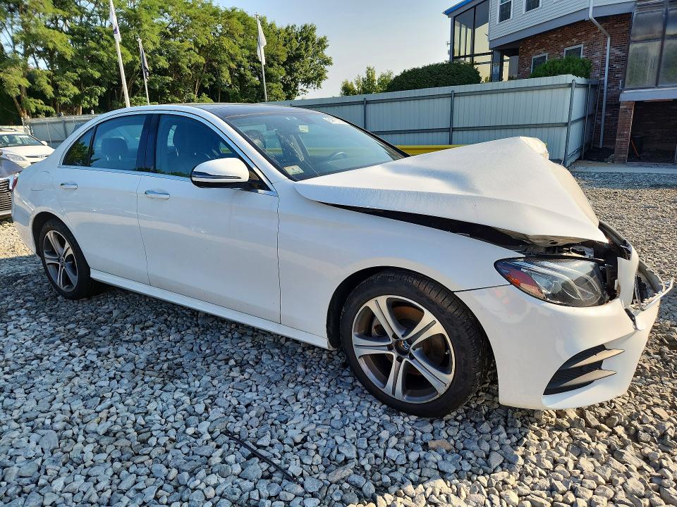 64410186 :رقم المزاد ، WDDZF4KB9KA615774 vin ، 2019 Mercedes-benz E مزاد بيع