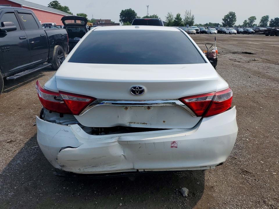 64343566 :رقم المزاد ، 4T1BD1FK7HU201762 vin ، 2017 Toyota Camry مزاد بيع