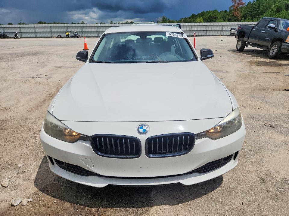 63989326 :رقم المزاد ، WBA3C3G51FNT52486 vin ، 2015 Bmw 320 مزاد بيع