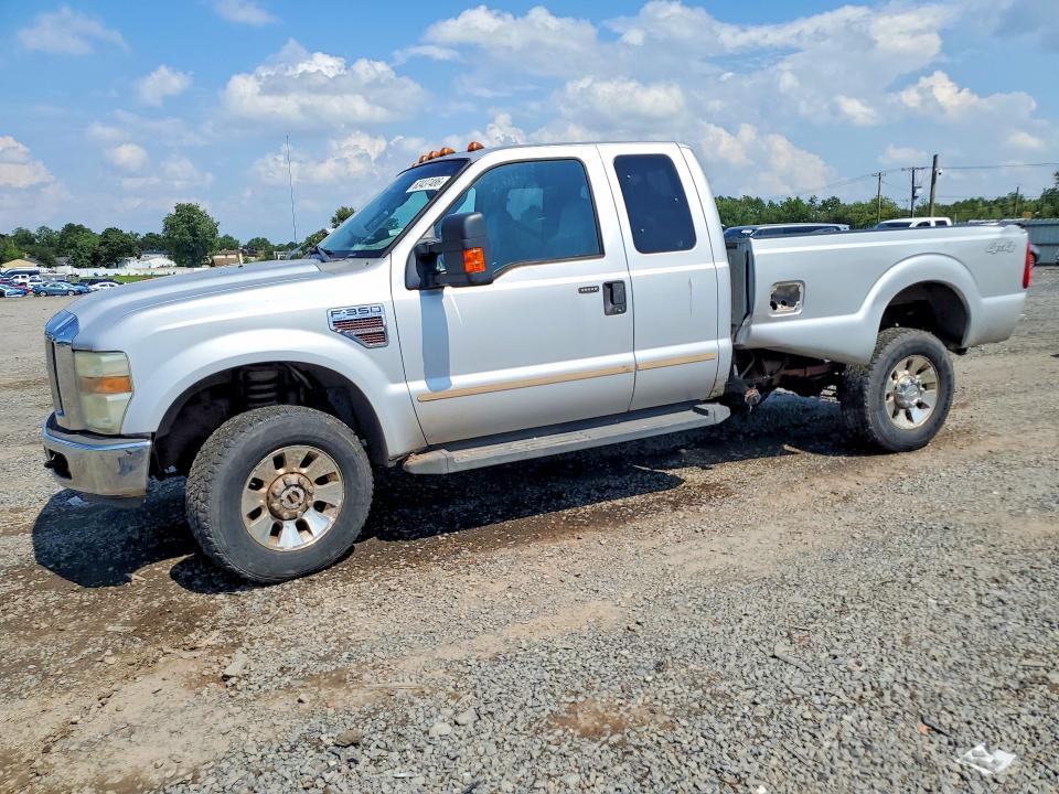 63437486 :رقم المزاد ، 1FTWX31RX8EA32117 vin ، 2008 Ford F350 مزاد بيع