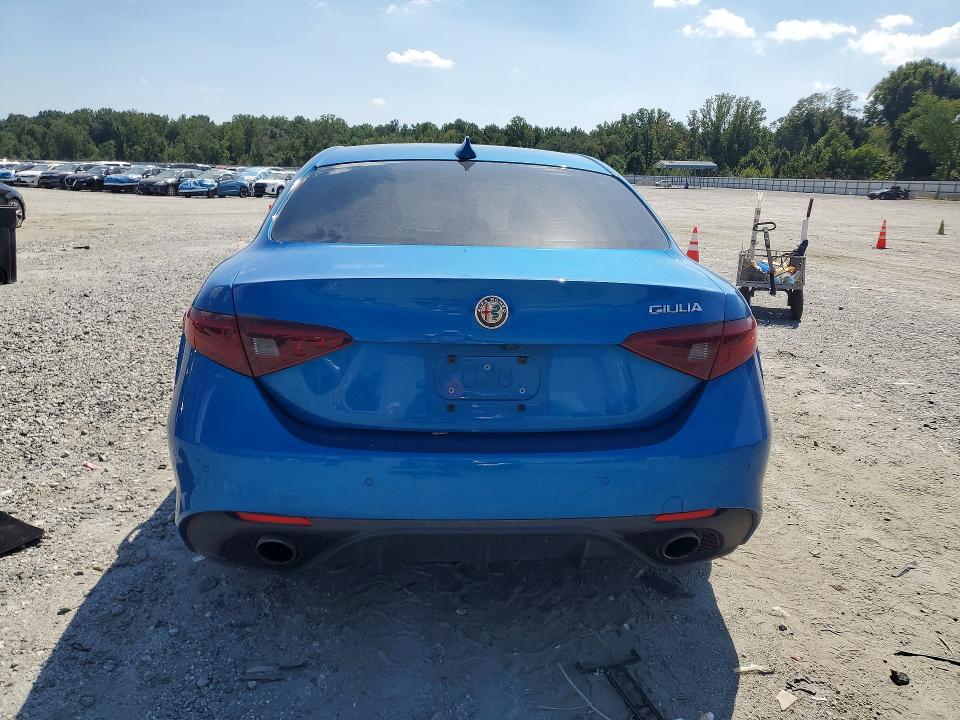 2018 Alfa Romeo Giulia მანქანა იყიდება აუქციონზე, vin: ZARFAEBN6J7566840, აუქციონის ნომერი: 66360596