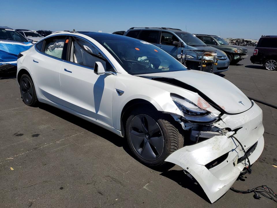 2020 Tesla Model 3 მანქანა იყიდება აუქციონზე, vin: 5YJ3E1EA9LF613939, აუქციონის ნომერი: 64133516