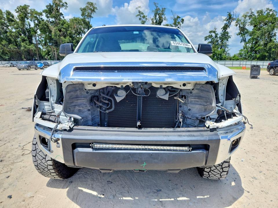 63467266 :رقم المزاد ، 5TFDW5F16GX560331 vin ، 2016 Toyota Tundra مزاد بيع