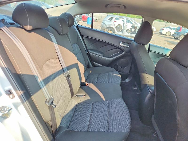 64960246 :رقم المزاد ، 3KPFK4A78JE284302 vin ، 2018 Kia Forte مزاد بيع