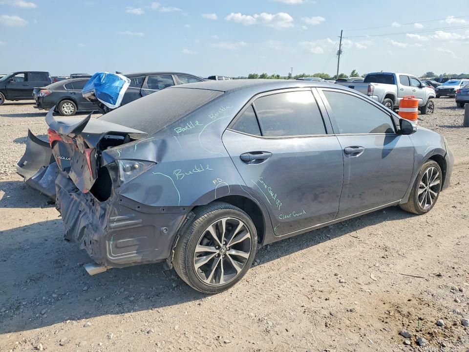 63697826 :رقم المزاد ، 5YFBURHE8HP710122 vin ، 2017 Toyota Corolla مزاد بيع