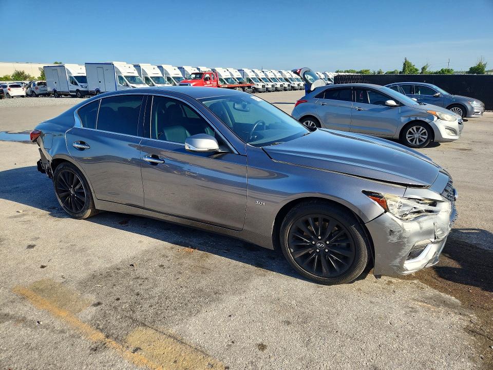 64562136 :رقم المزاد ، JN1EV7AP1JM363223 vin ، 2018 Infiniti Q50 مزاد بيع