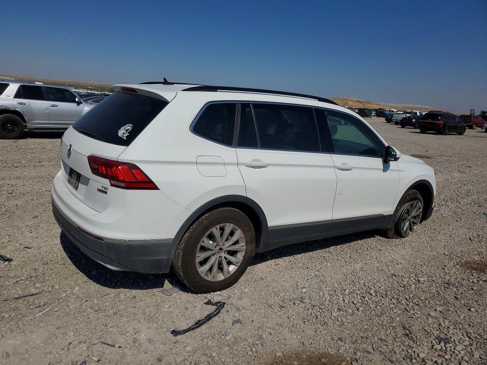 Продажа на аукционе авто 2018 Volkswagen Tiguan, vin: 3VV2B7AX4JM002406, номер лота: 63470436