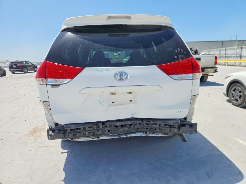 Продажа на аукционе авто 2014 Toyota Sienna, vin: 5TDKK3DC9ES526088, номер лота: 65273636
