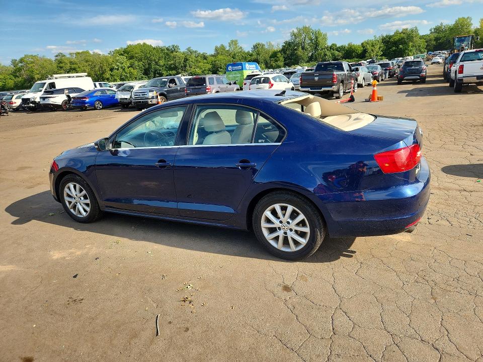 65634956 :رقم المزاد ، 3VWB17AJ1EM409857 vin ، 2014 Volkswagen Jetta مزاد بيع