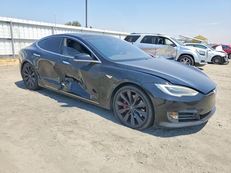 64157856 :رقم المزاد ، 5YJSA1E42GF141171 vin ، 2016 Tesla Model S مزاد بيع