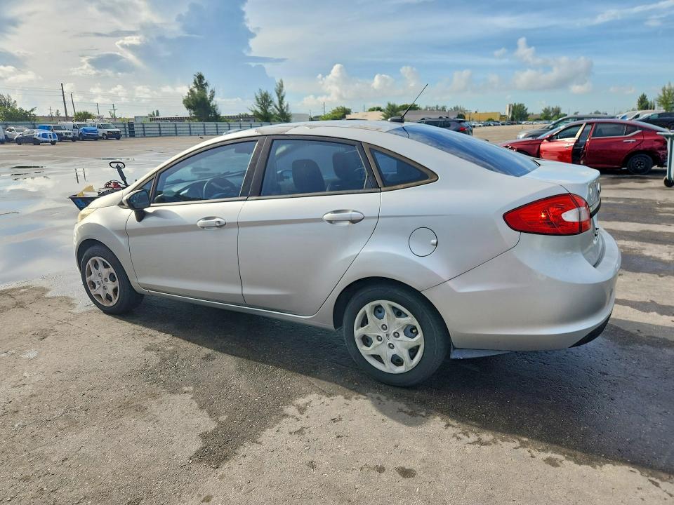 67242526 :رقم المزاد ، 3FADP4AJ9CM175835 vin ، 2012 Ford Fiesta مزاد بيع