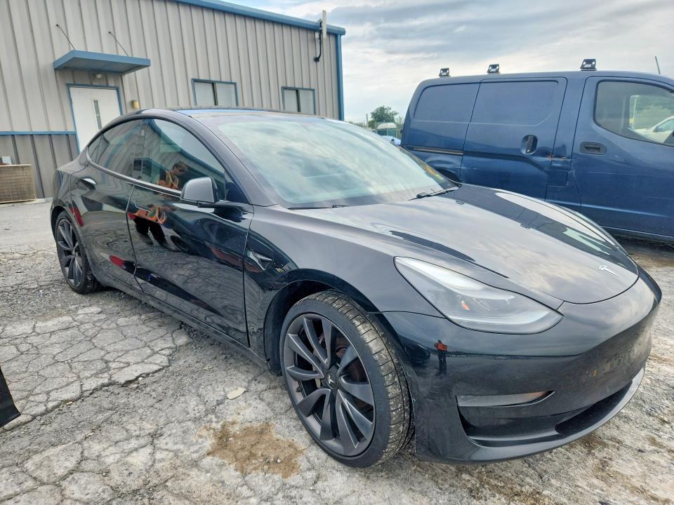 65057666 :رقم المزاد ، 5YJ3E1EAXMF915144 vin ، 2021 Tesla Model 3 مزاد بيع