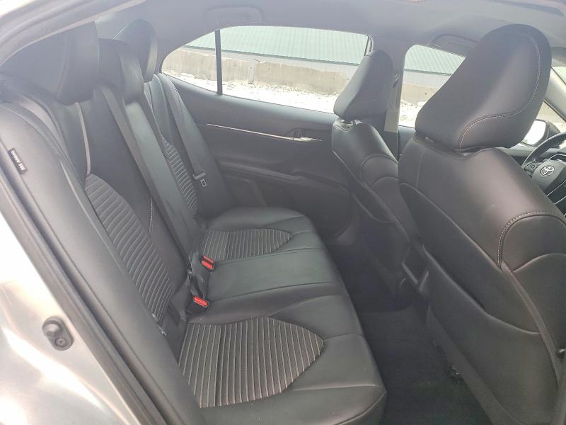 67133826 :رقم المزاد ، 4T1G11AK2LU327221 vin ، 2020 Toyota Camry مزاد بيع