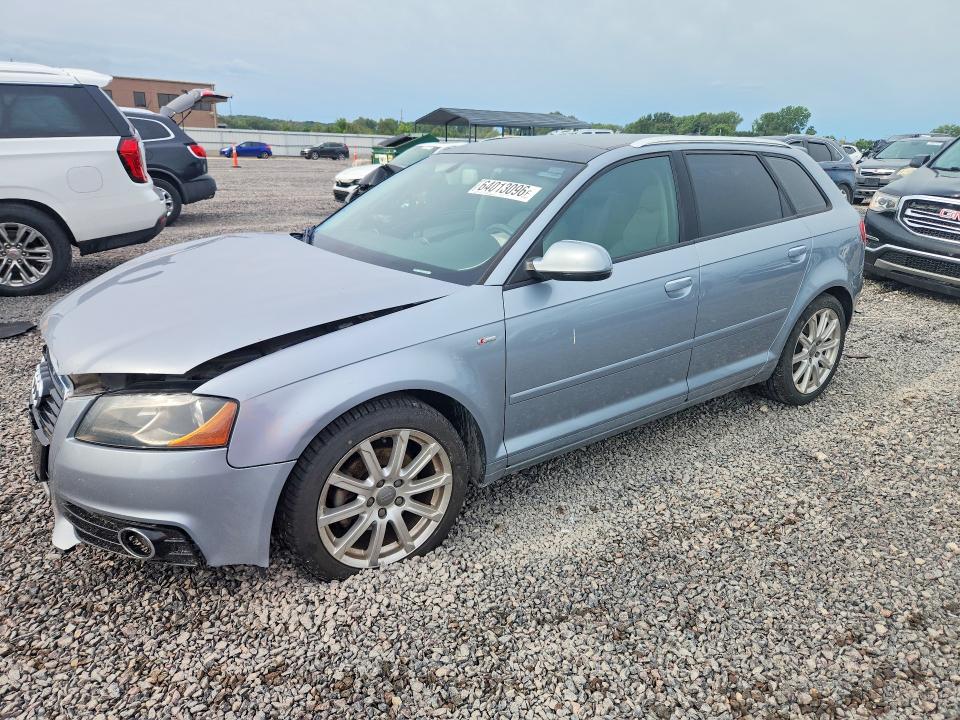 64013096 :رقم المزاد ، WAUKJAFM0BA031720 vin ، 2011 Audi A3 مزاد بيع