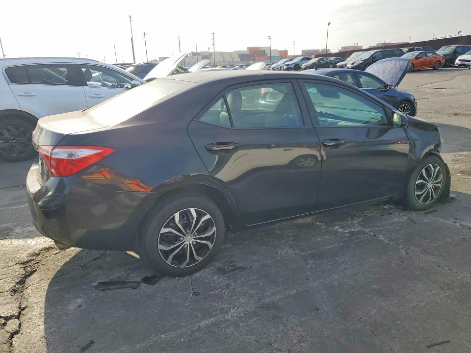 64133216 :رقم المزاد ، 2T1BURHE4FC417346 vin ، 2015 Toyota Corolla مزاد بيع