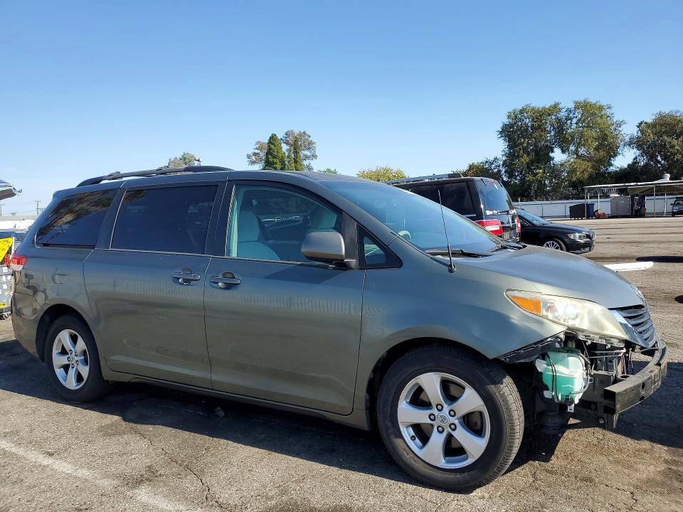 Aukcja sprzedaży 2013 Toyota Sienna, vin: 5TDKK3DC3DS302944, numer aukcji: 64652836