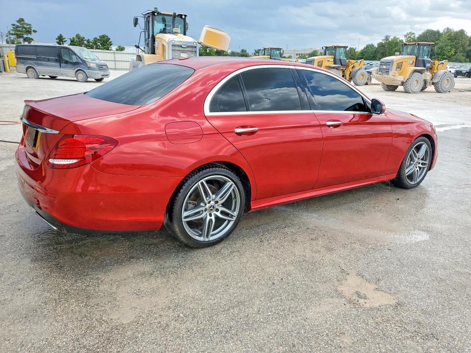 63362446 :رقم المزاد ، WDDZF4JB4KA520055 vin ، 2019 Mercedes-benz E مزاد بيع