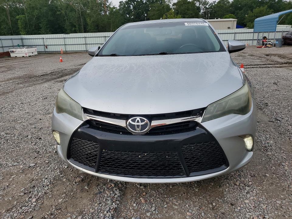 2015 Toyota Camry მანქანა იყიდება აუქციონზე, vin: 4T1BK1FK4FU029046, აუქციონის ნომერი: 66928446
