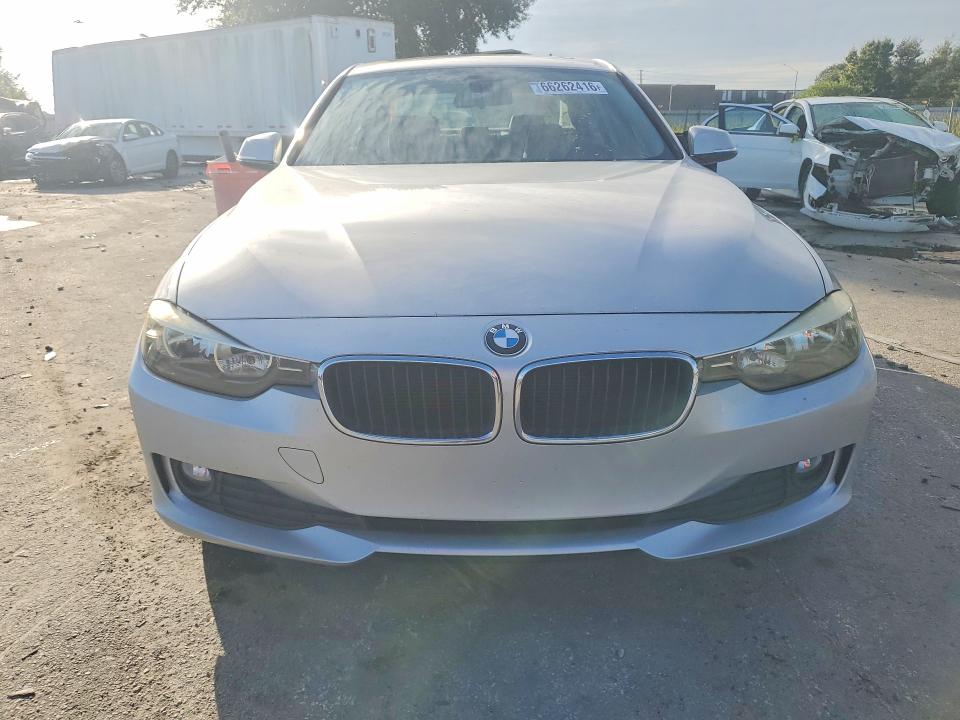 66262416 :رقم المزاد ، WBA3B1C56DF462468 vin ، 2013 Bmw 320 مزاد بيع