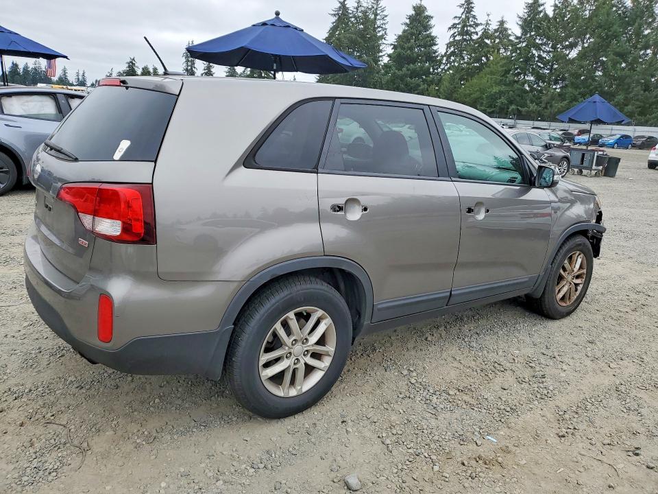 Продажа на аукционе авто 2015 Kia Sorento, vin: 5XYKT3A67FG557107, номер лота: 64298646