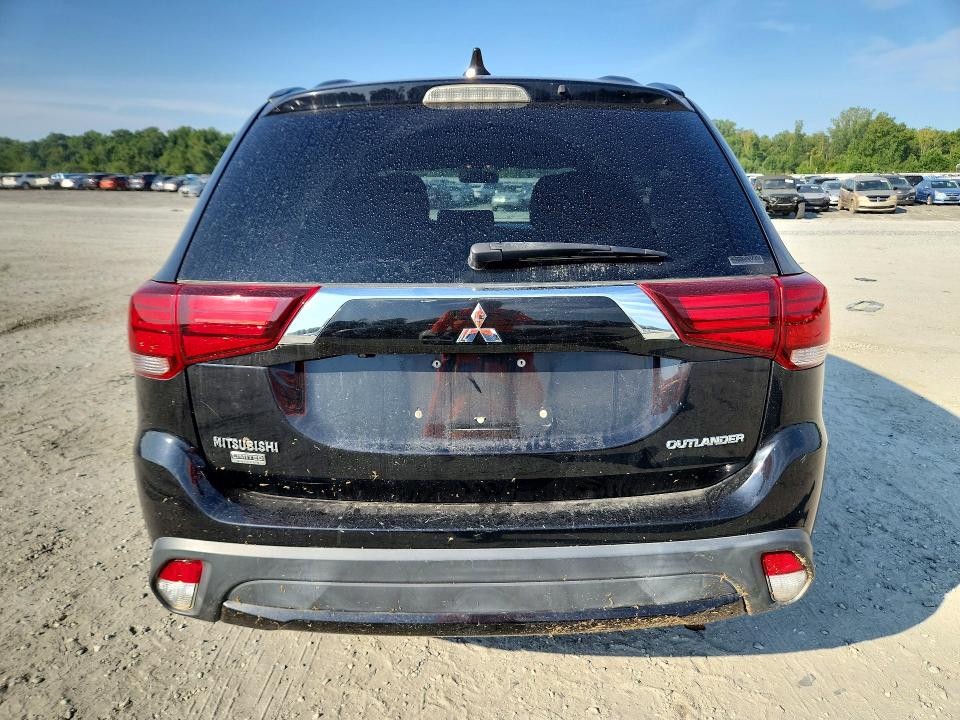 Продаж на аукціоні авто 2018 Mitsubishi Outlander, vin: JA4AZ3A31JZ043693, номер лоту: 65040676