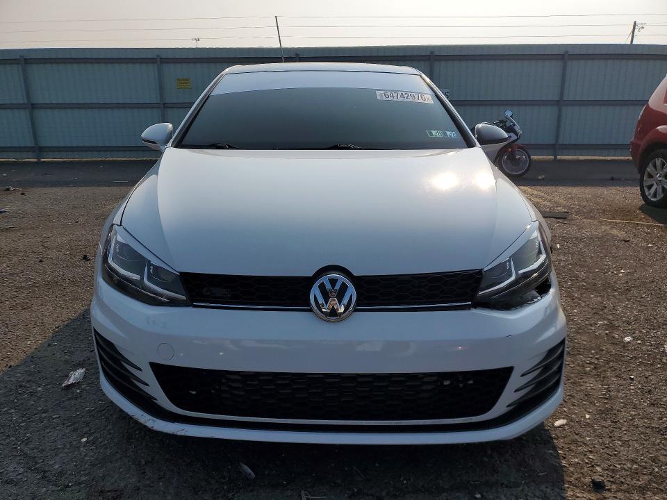 64742976 :رقم المزاد ، 3VW5T7AU6GM039557 vin ، 2016 Volkswagen Gti مزاد بيع
