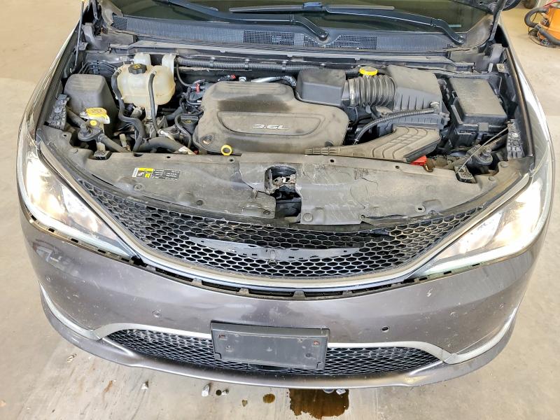 63586626 :رقم المزاد ، 2C4RC1EG5HR623657 vin ، 2017 Chrysler Pacifica مزاد بيع