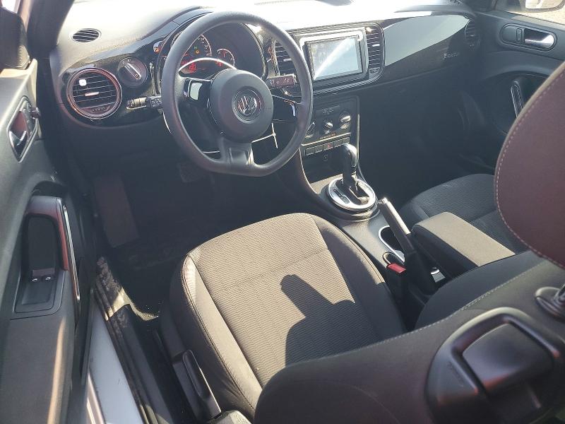 64239026 :رقم المزاد ، 3VWF17AT6EM642555 vin ، 2014 Volkswagen Beetle مزاد بيع