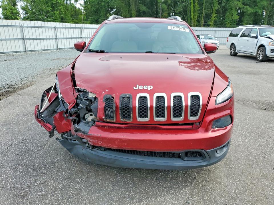 63688976 :رقم المزاد ، 1C4PJLCB7HW593438 vin ، 2017 Jeep Cherokee مزاد بيع