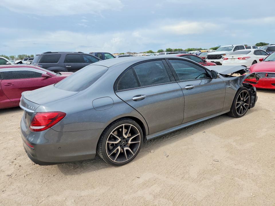 63747106 :رقم المزاد ، WDDZF6EB3JA395960 vin ، 2018 Mercedes-benz E مزاد بيع
