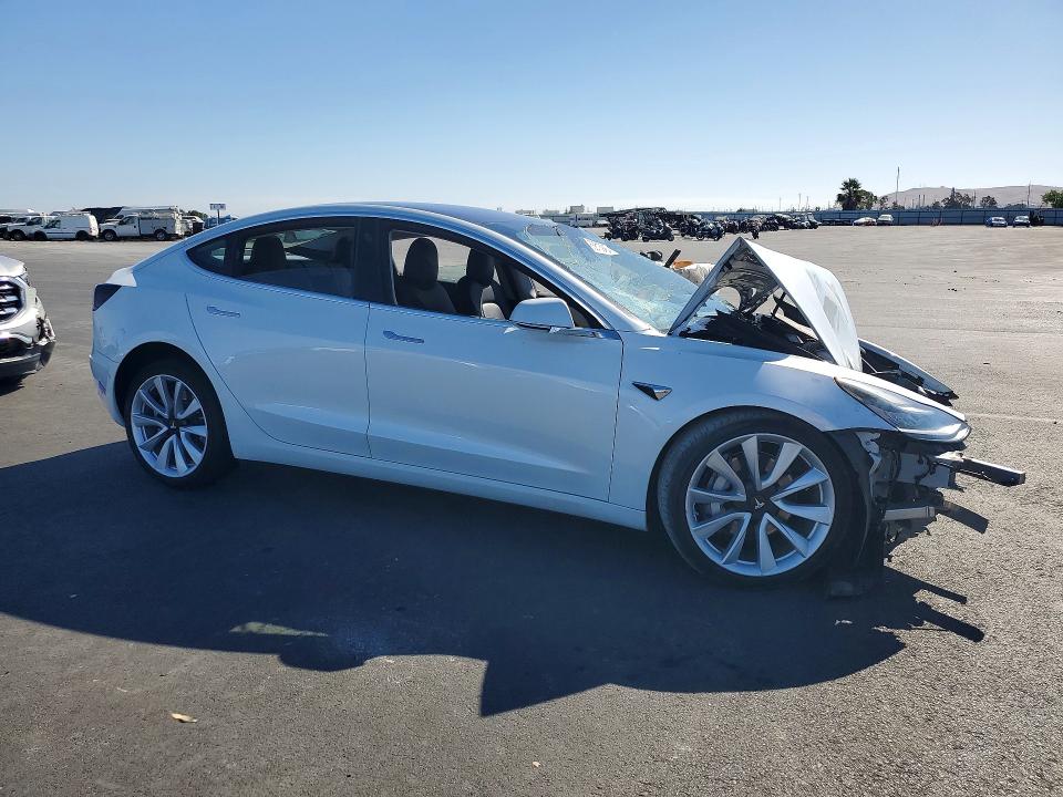 2018 Tesla Model 3 მანქანა იყიდება აუქციონზე, vin: 5YJ3E1EA2JF164780, აუქციონის ნომერი: 63813946