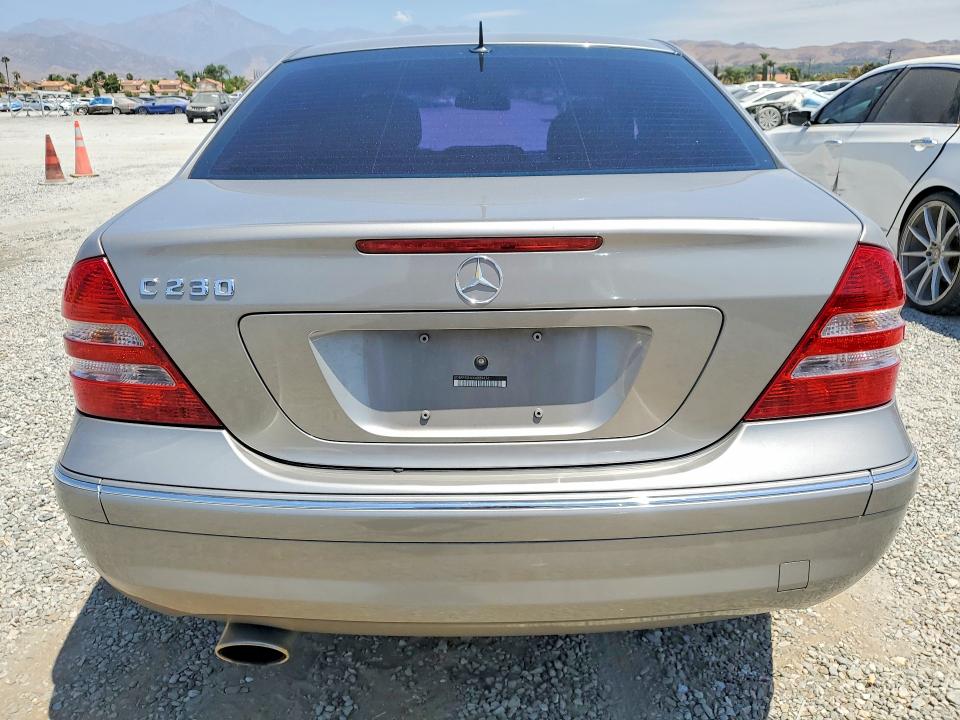 63621286 :رقم المزاد ، WDBRF52HX6A889476 vin ، 2006 Mercedes-benz C مزاد بيع