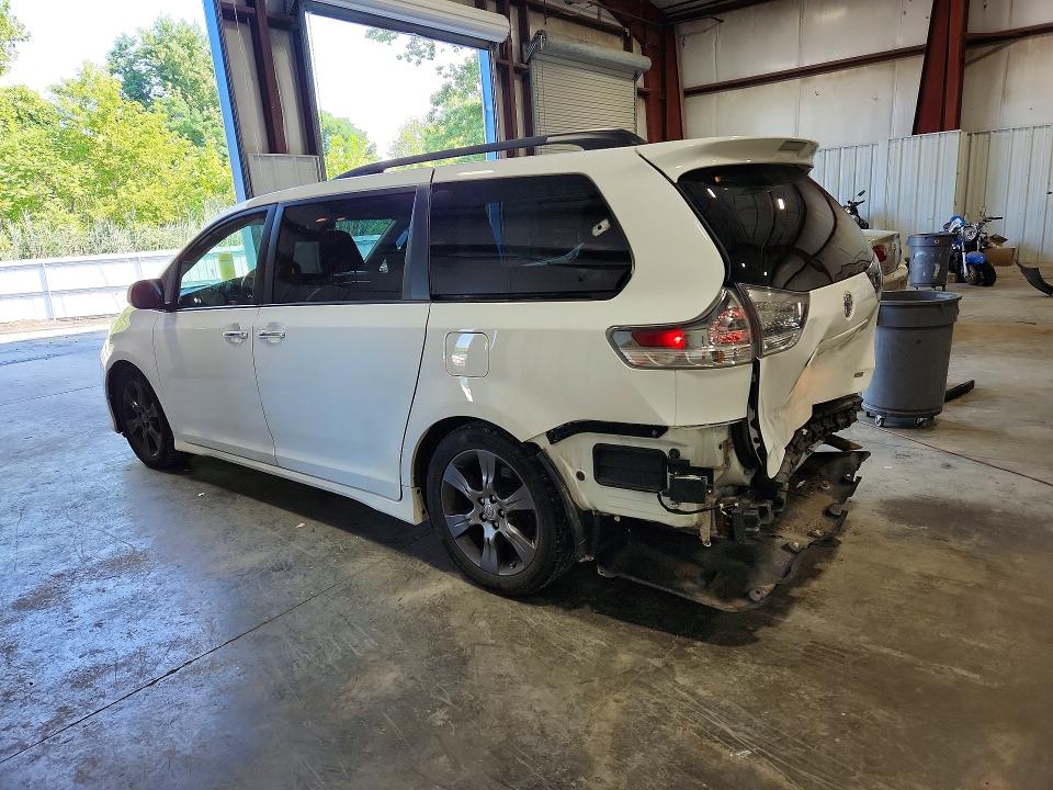 64255426 :رقم المزاد ، 5TDXK3DC8FS625329 vin ، 2015 Toyota Sienna مزاد بيع
