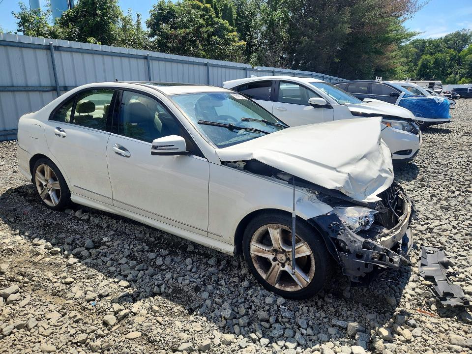 2011 Mercedes-benz C მანქანა იყიდება აუქციონზე, vin: WDDGF8BB1BR155476, აუქციონის ნომერი: 63646536