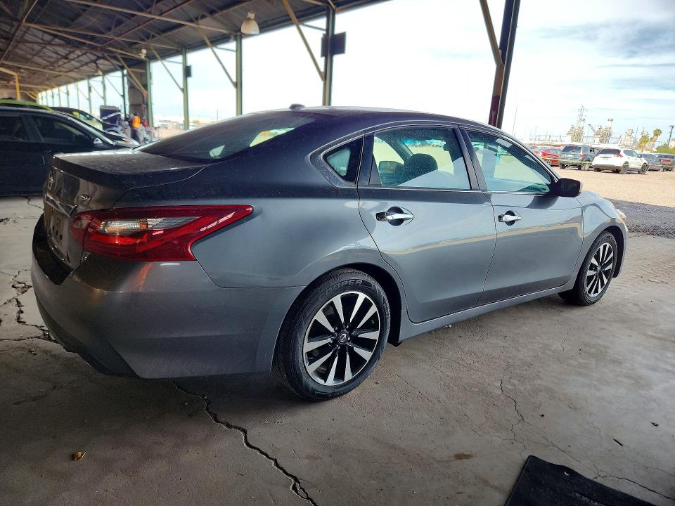 2018 Nissan Altima მანქანა იყიდება აუქციონზე, vin: 1N4AL3AP8JC196736, აუქციონის ნომერი: 65289706