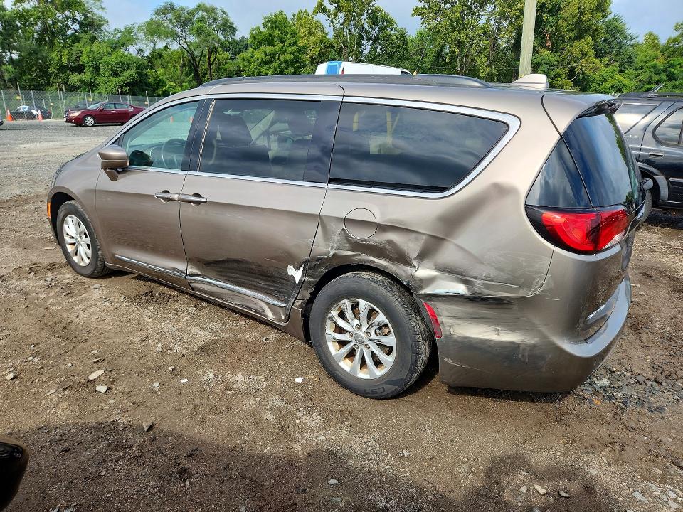 Продаж на аукціоні авто 2017 Chrysler Pacifica, vin: 2C4RC1BG2HR744795, номер лоту: 63679986