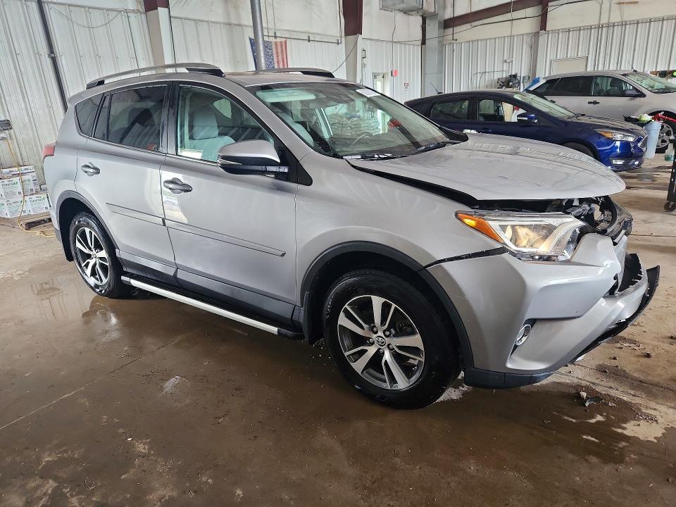 Продажа на аукционе авто 2017 Toyota Rav4, vin: 2T3RFREV8HW576831, номер лота: 62297026