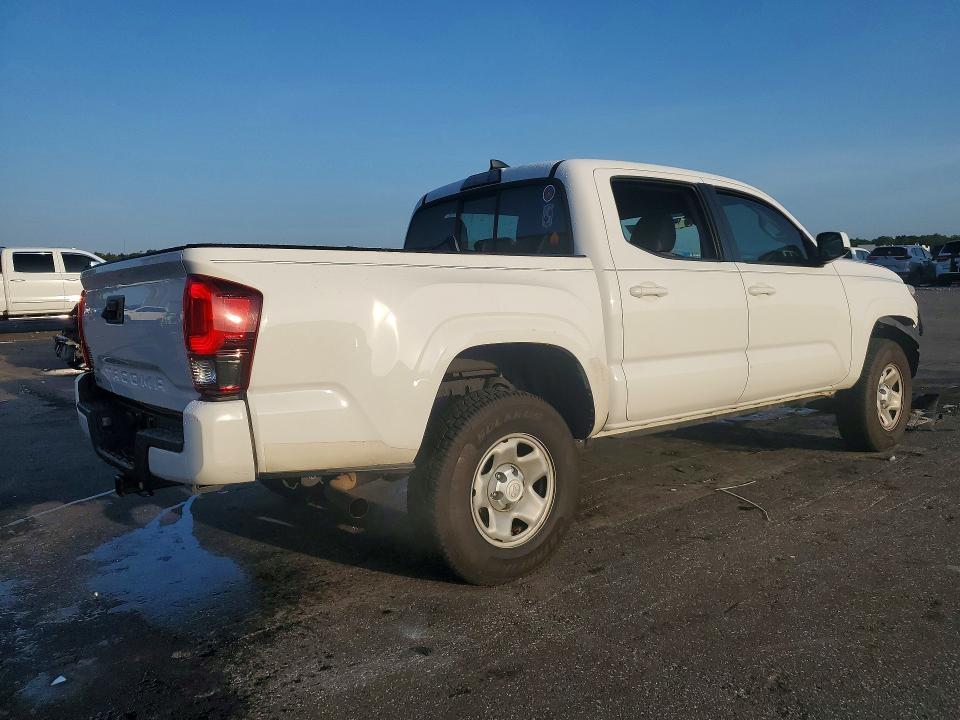65193626 :رقم المزاد ، 5TFAX5GN0JX130559 vin ، 2018 Toyota Tacoma مزاد بيع