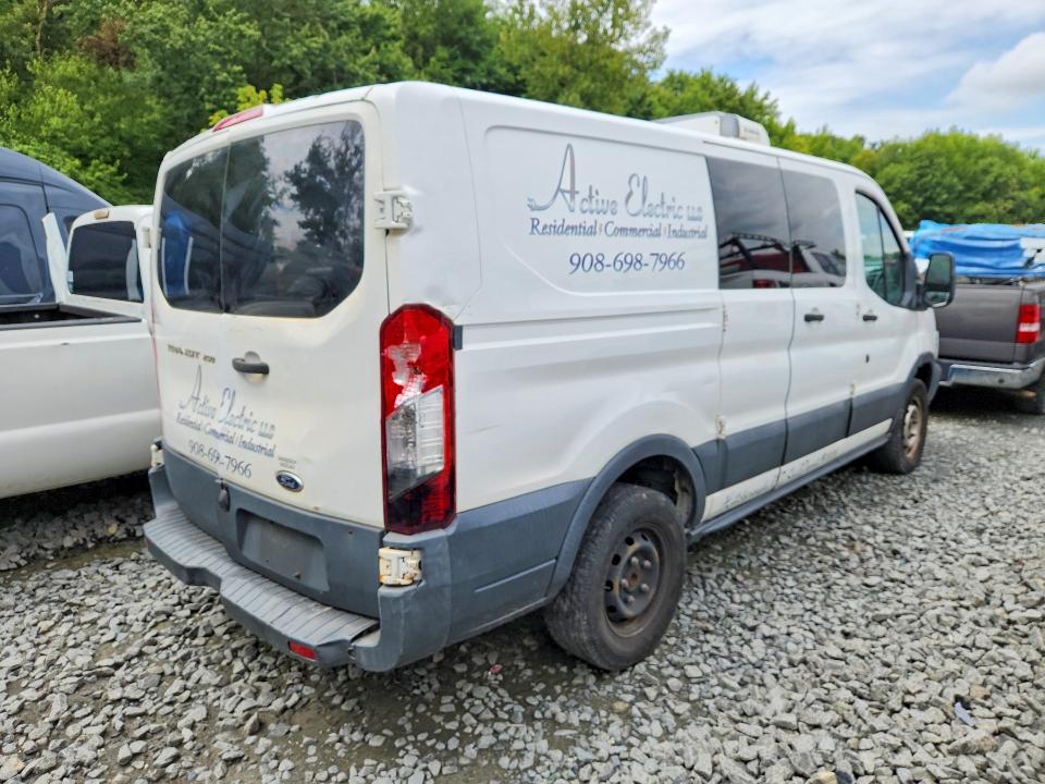 67368116 :رقم المزاد ، 1FTYR1ZM1HKA64083 vin ، 2017 Ford Transit مزاد بيع