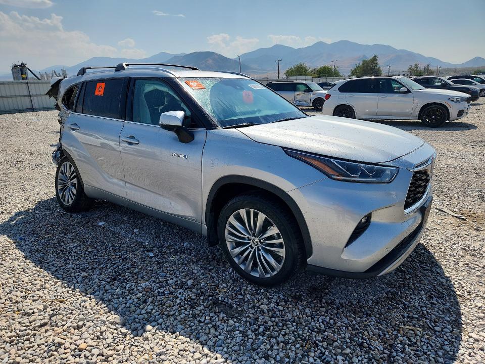 Продажа на аукционе авто 2020 Toyota Highlander, vin: 5TDEBRCH4LS005421, номер лота: 63047716