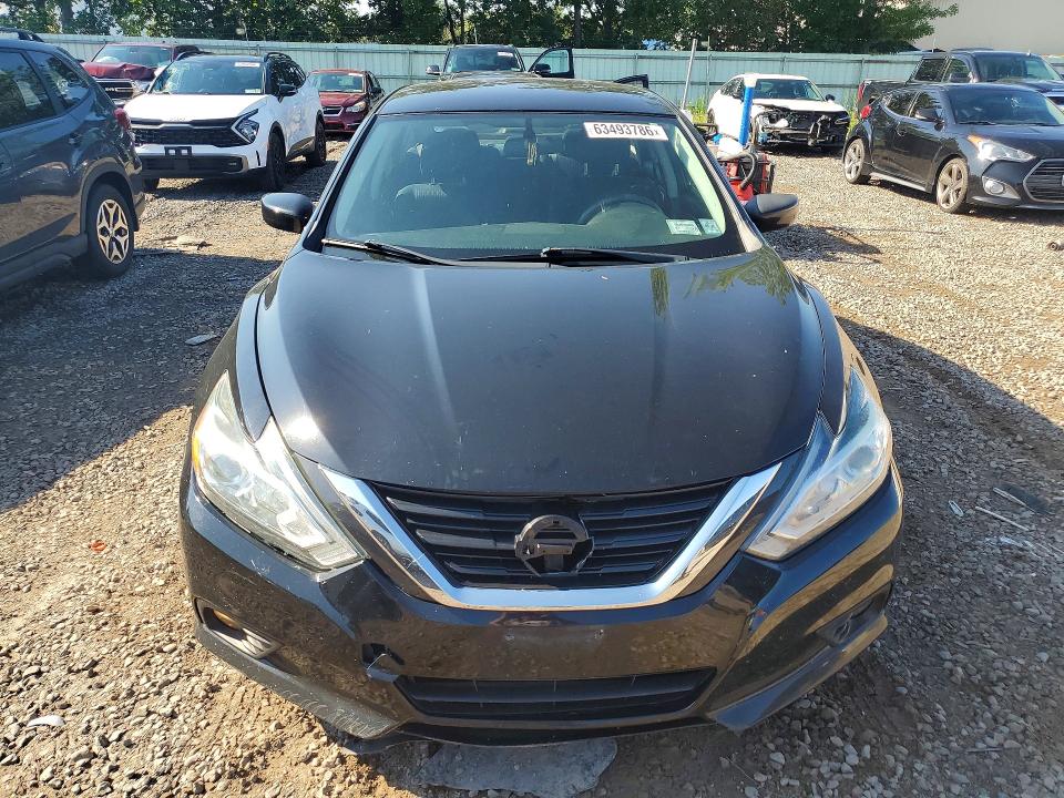 63493786 :رقم المزاد ، 1N4AL3AP5JC265706 vin ، 2018 Nissan Altima مزاد بيع