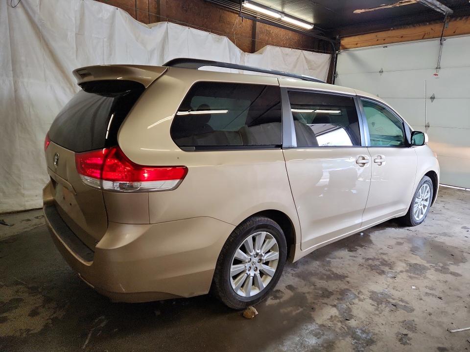 Продажа на аукционе авто 2011 Toyota Sienna, vin: 5TDJK3DCXBS003573, номер лота: 64431166