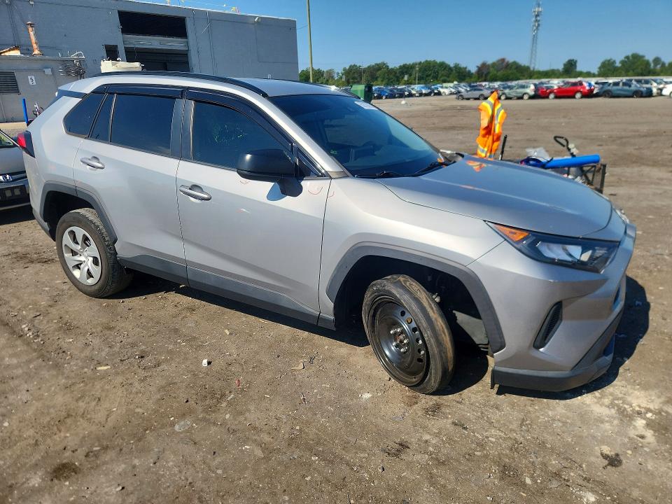 Продажа на аукционе авто 2021 Toyota Rav4, vin: 2T3H1RFV3MW136079, номер лота: 65872696