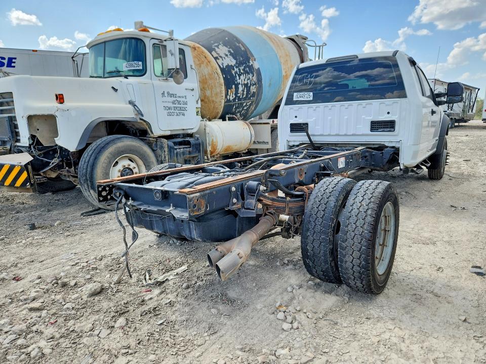 63449126 :رقم المزاد ، 1FD0X5HT1HEB81370 vin ، 2017 Ford F550 مزاد بيع