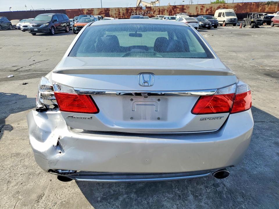 63533396 :رقم المزاد ، 1HGCR2F55FA000078 vin ، 2015 Honda Accord مزاد بيع