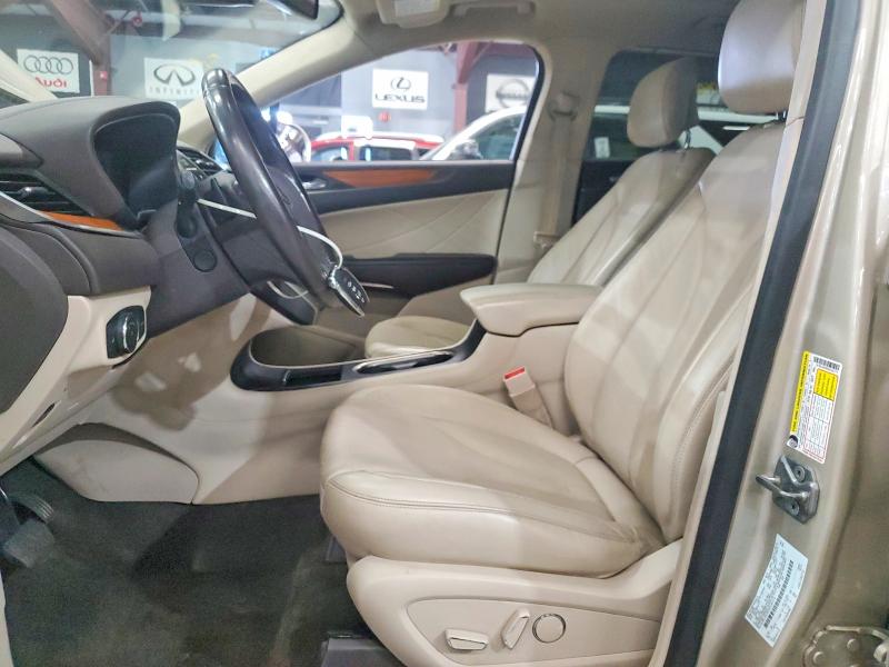 64263946 :رقم المزاد ، 5LMCJ2D95HUL62174 vin ، 2017 Lincoln Mkc مزاد بيع