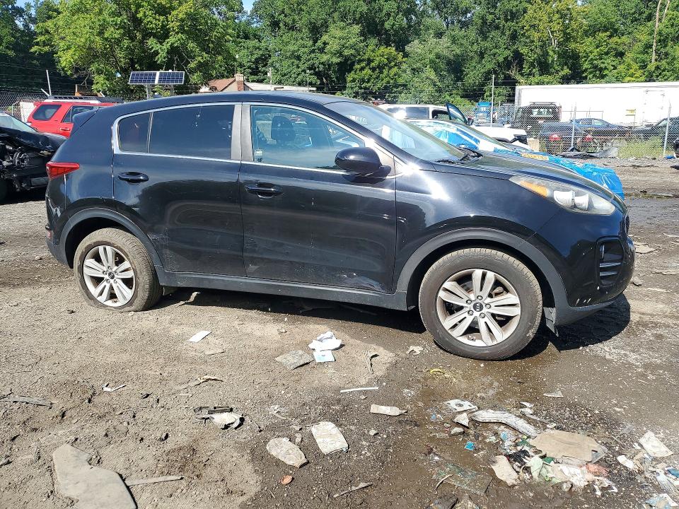 65732656 :رقم المزاد ، KNDPMCAC2H7121161 vin ، 2017 Kia Sportage مزاد بيع